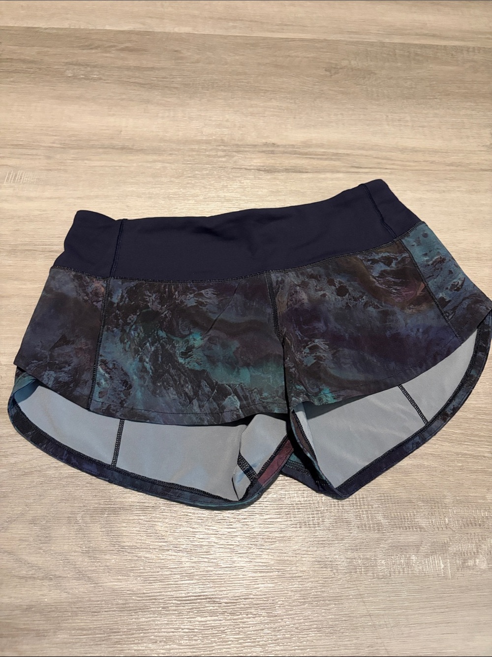 Lululemon Speed run shorts size 2
